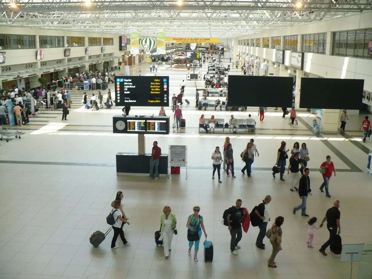 Die Halle am Flughafen Antalya