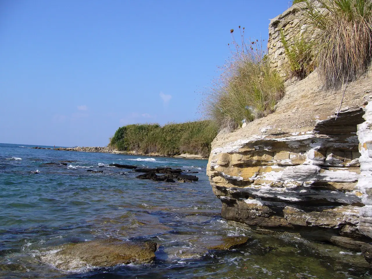 Rocky shore and clear water at Okurcalar, west of Alanya