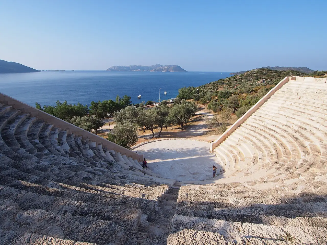 Kaş'ta denize bakan antik Antiphellos tiyatrosu